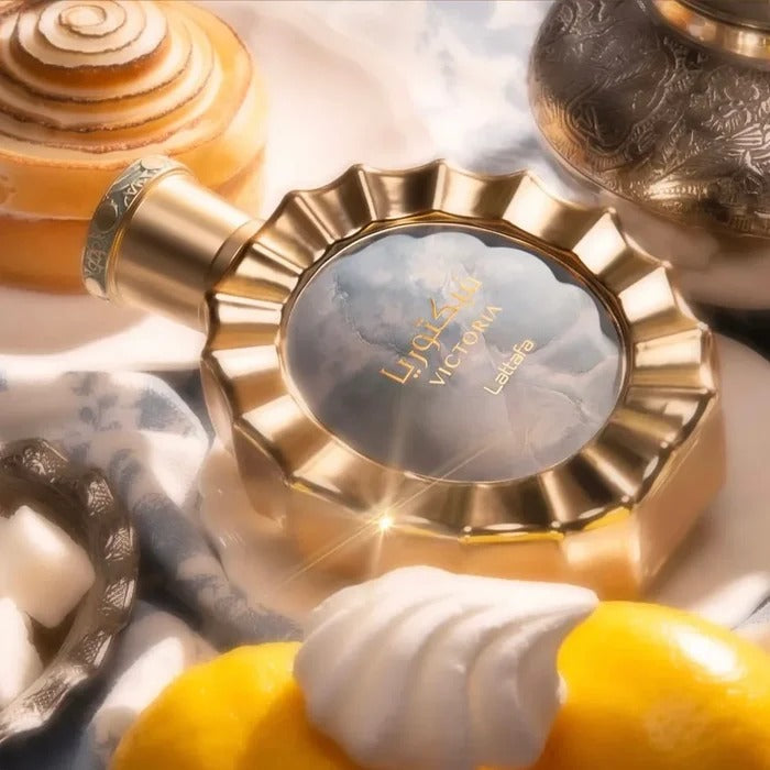 Lattafa Victoria Eau de Parfum.